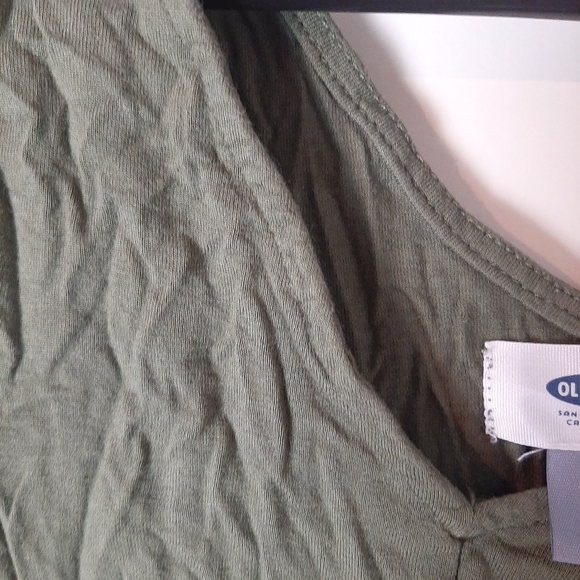 3/$15 dark Green v-neck old navy top - Picture 4 of 5